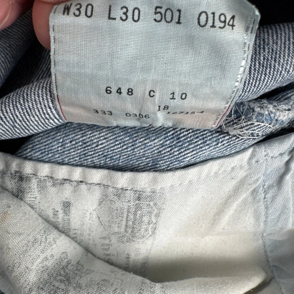 Levi's Jeans Mens W30 L30 501 Original Fit Light Wash Distressed Button Fly